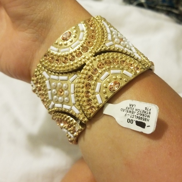 Gold and White Bracelet - Picture 2 of 2